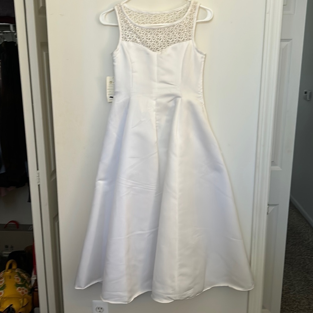 NWT Girls flower or communion lace satin princess dress size 10.